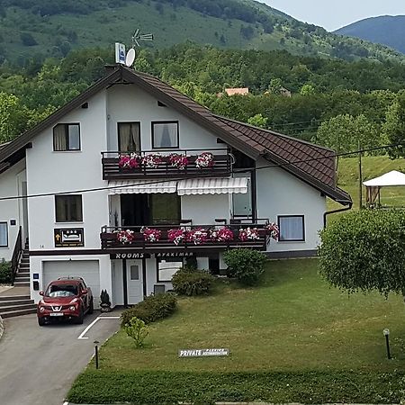 Vukovic House Hotel Seliste Dreznicko Exterior foto