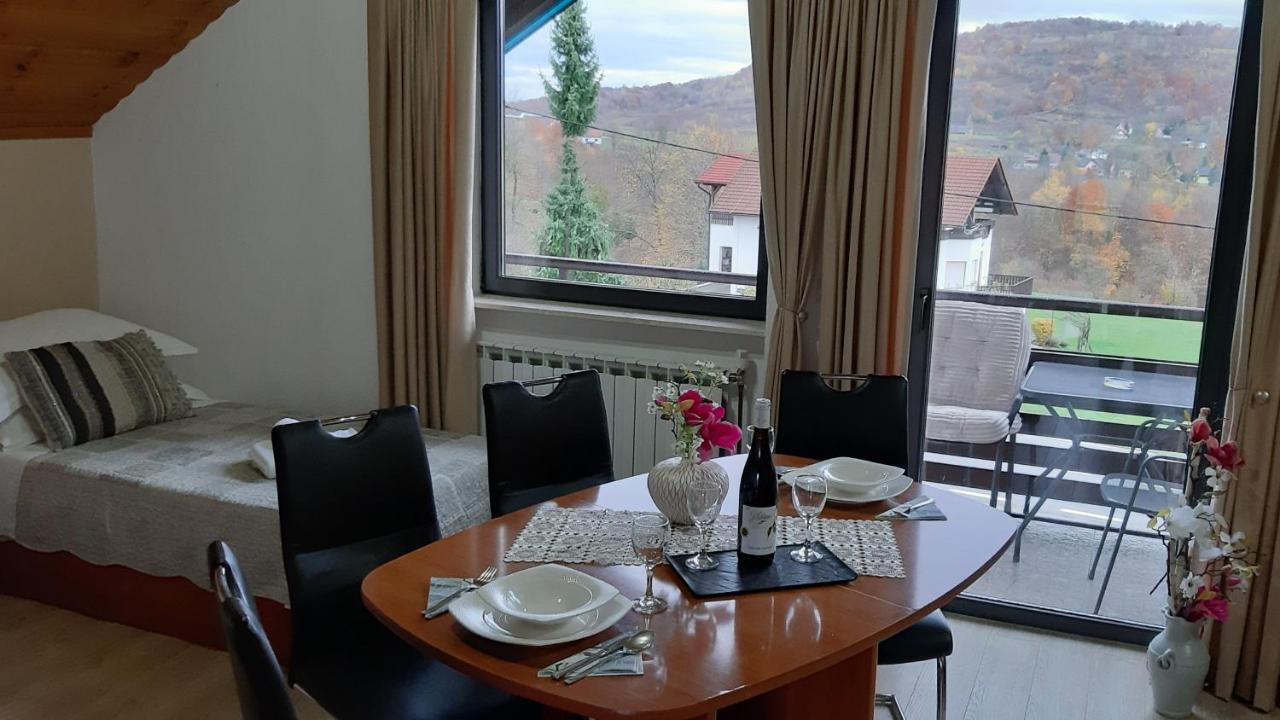 Vukovic House Hotel Seliste Dreznicko Exterior foto